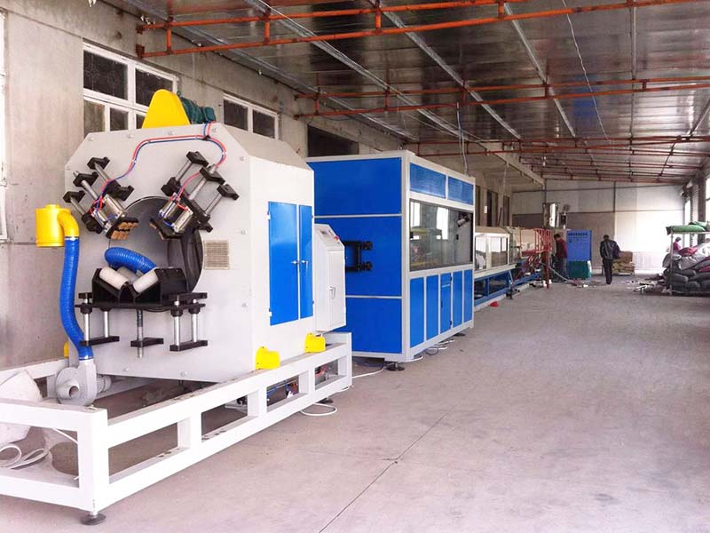 HDPE water supply pipe production line